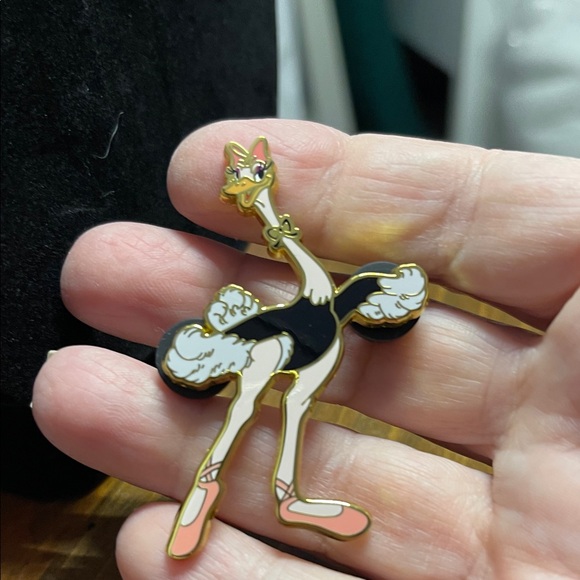 Loungefly Other - Loungefly/Disney Ostrich Pin with Black and White Accents